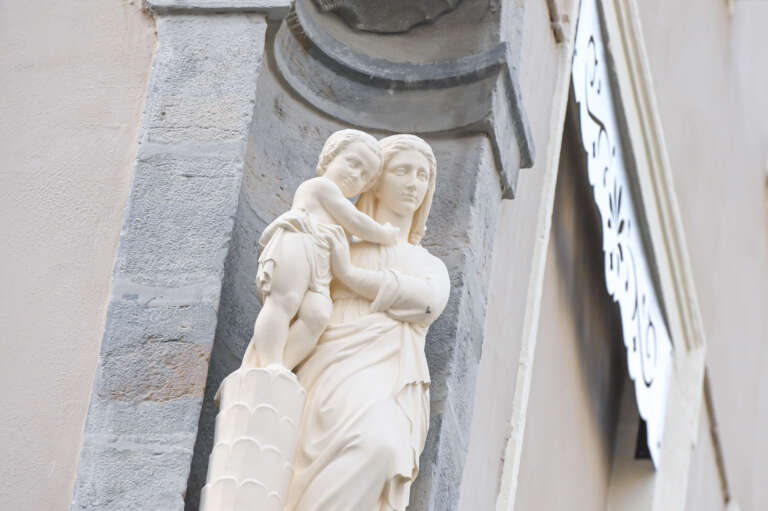 Lire la suite à propos de l’article Bénédiction du la nouvelle madone de la rue Massena (Lyon 6è)